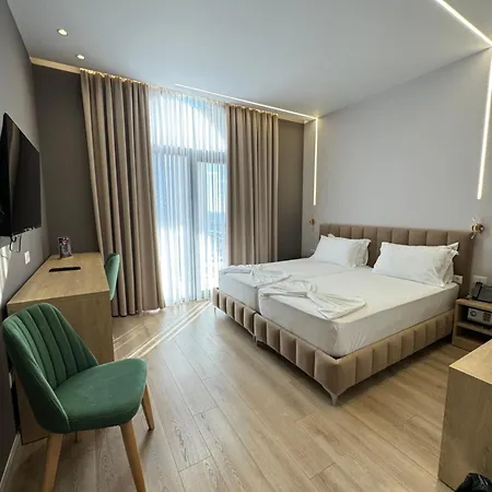 Panorama & ホテル 4*