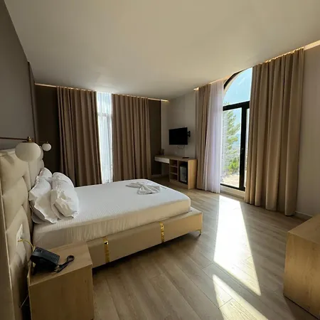 Ξενοδοχείο Panorama & 4*
